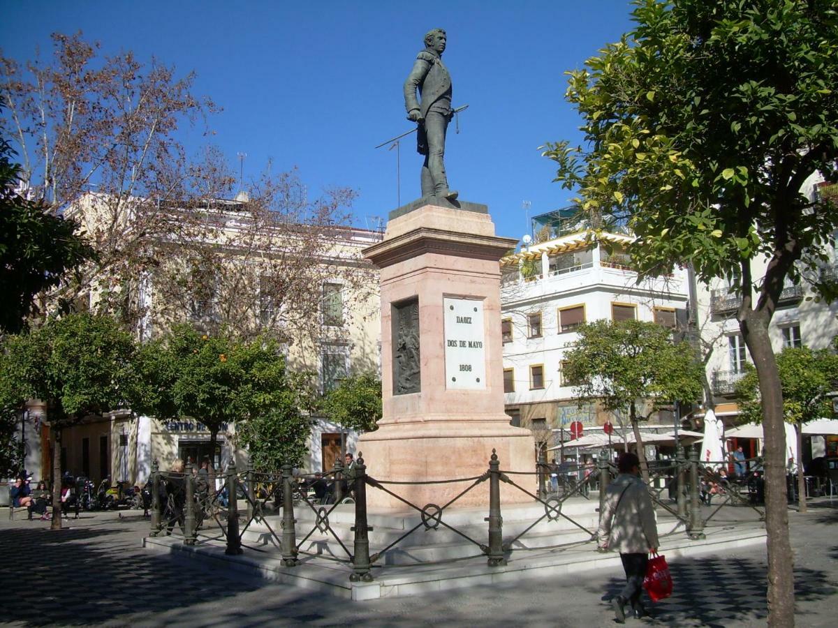 Medina Apartment And Parking Historical Center Seville Exterior photo